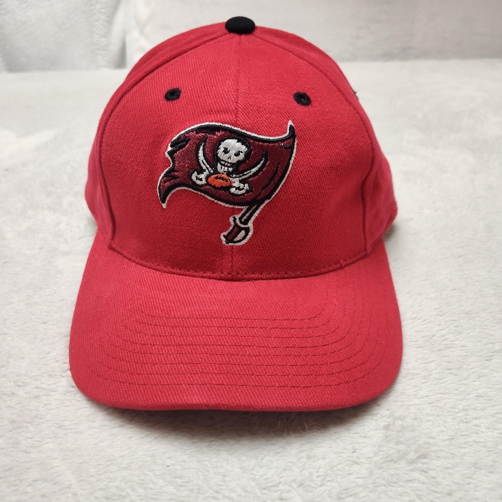 Tampa Bay Buccaneers Hat Cap Strap Back One Size Red NFL Football Logo Athletic